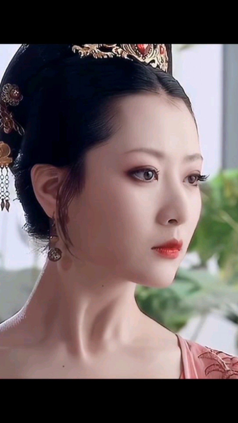 既清纯又娇媚,年轻时的白冰太惊艳了,难怪会被成龙一眼挑中