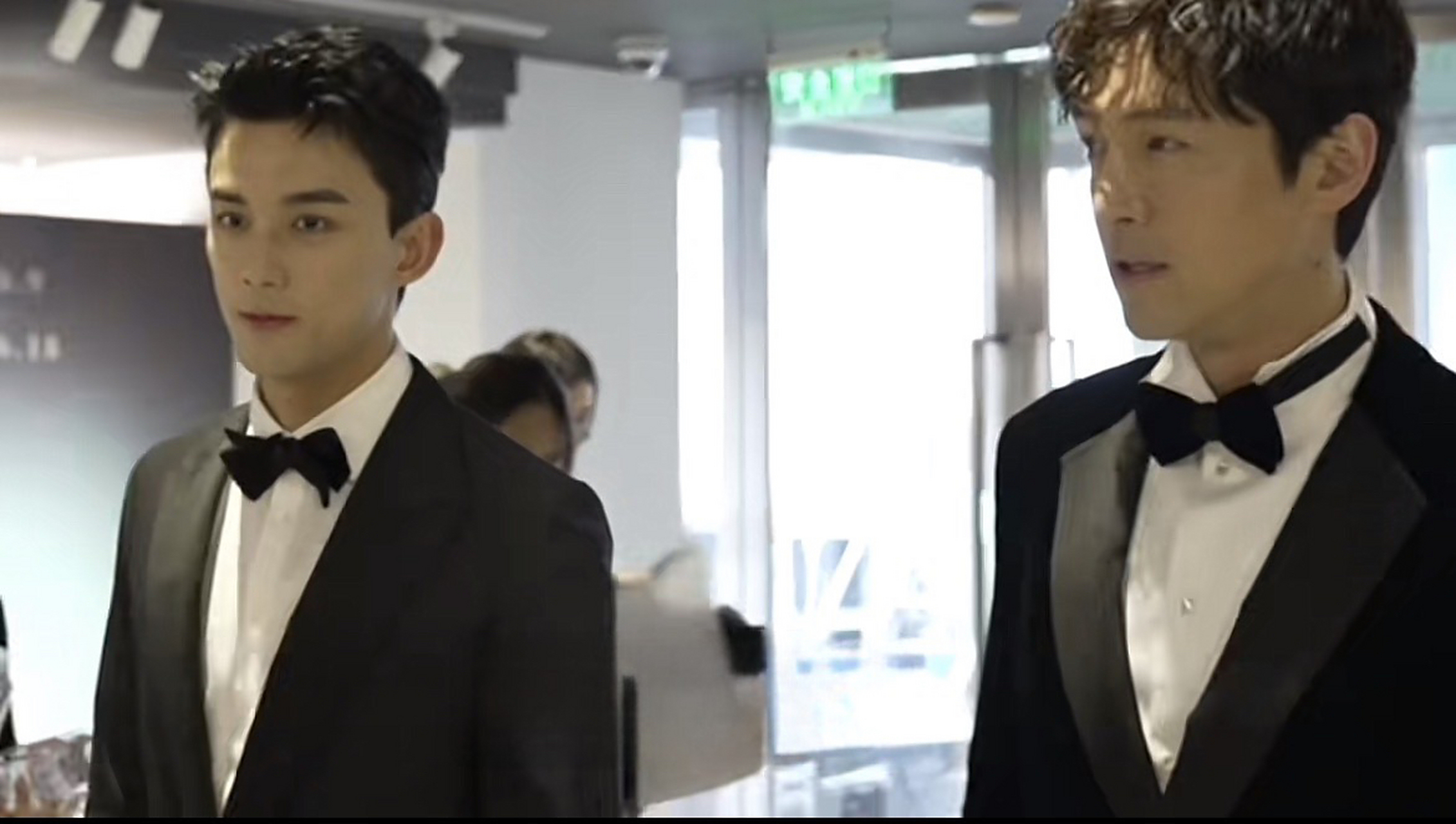 胡歌与吴磊他俩虽长得不像,但给人的感觉好像啊[捂脸]我想知道吴磊叫