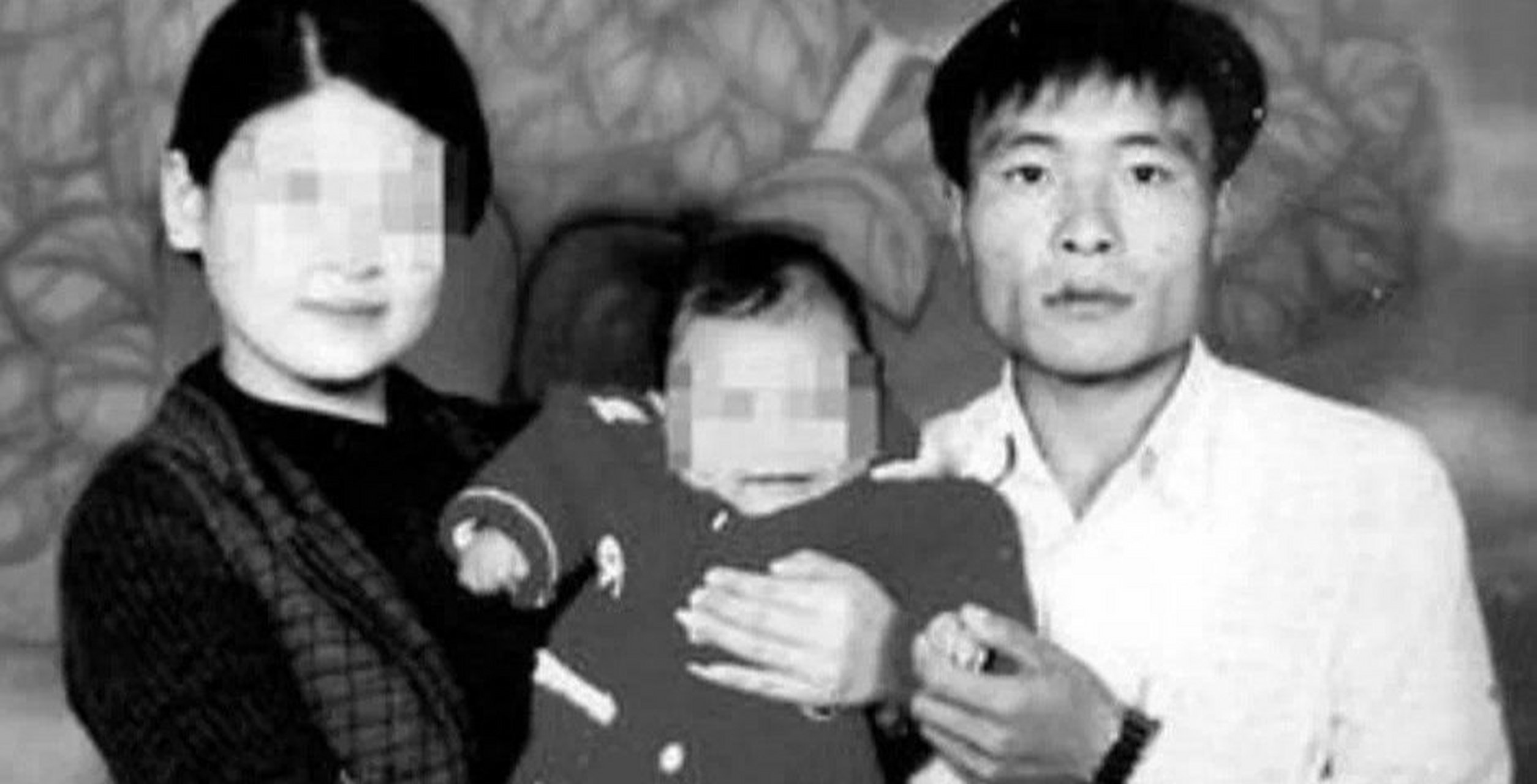 东北第一悍匪王强,曾经带着手下的犯罪分子连续九年作案,背负45条人命