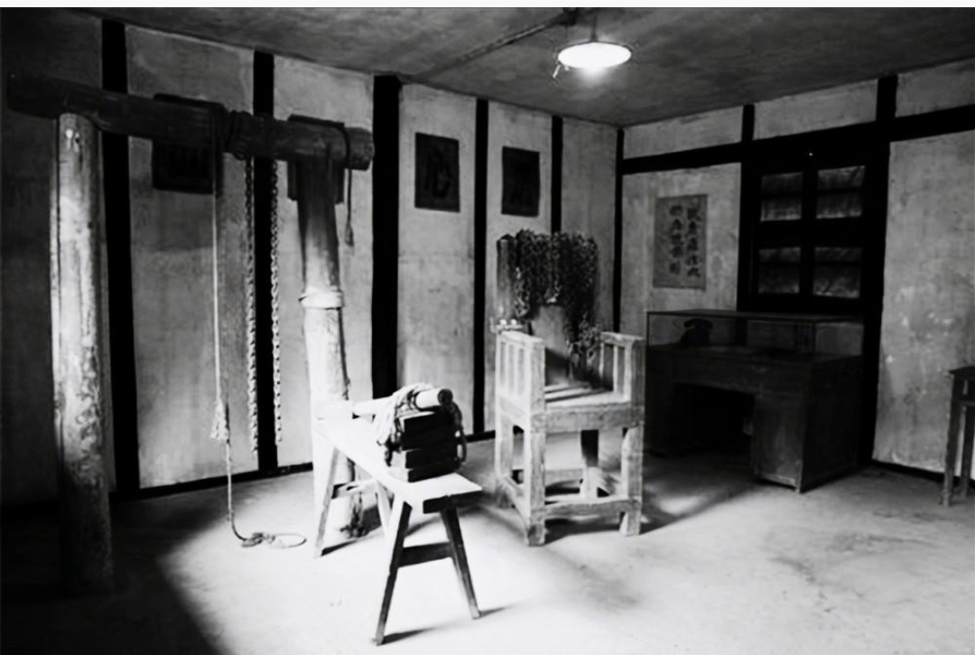 他是《红岩》里刘思扬的原型,出身豪门,两次拒绝家人的营救