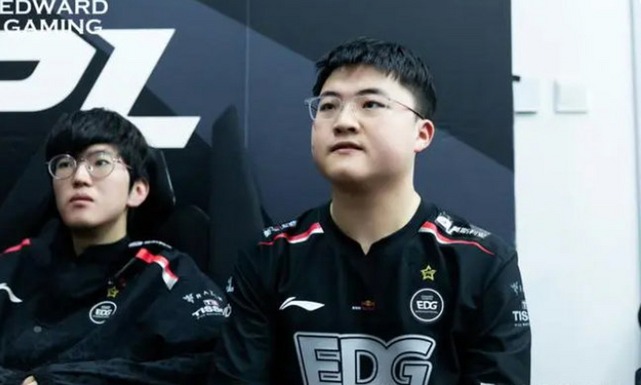 lol:edg世界赛名额稳了,阿布曝打谁都稳赢,涵艺谈edg合同内幕  虽然