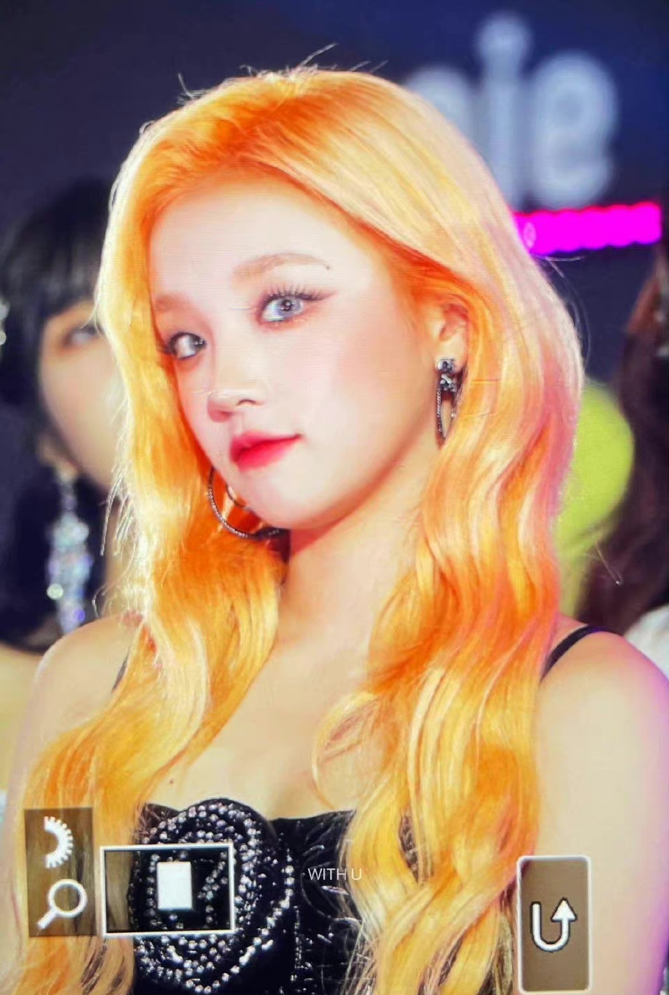 宋雨琦金发造型好绝啊,适配度满分果然爱豆就是要染发