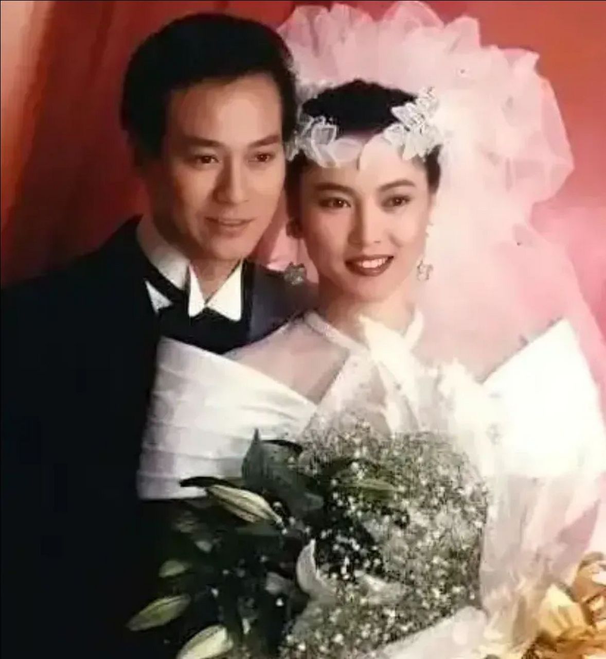 "瞒了"观众40年,郑少秋与沈殿霞离婚真相被曝光,果然和他脱不了干系