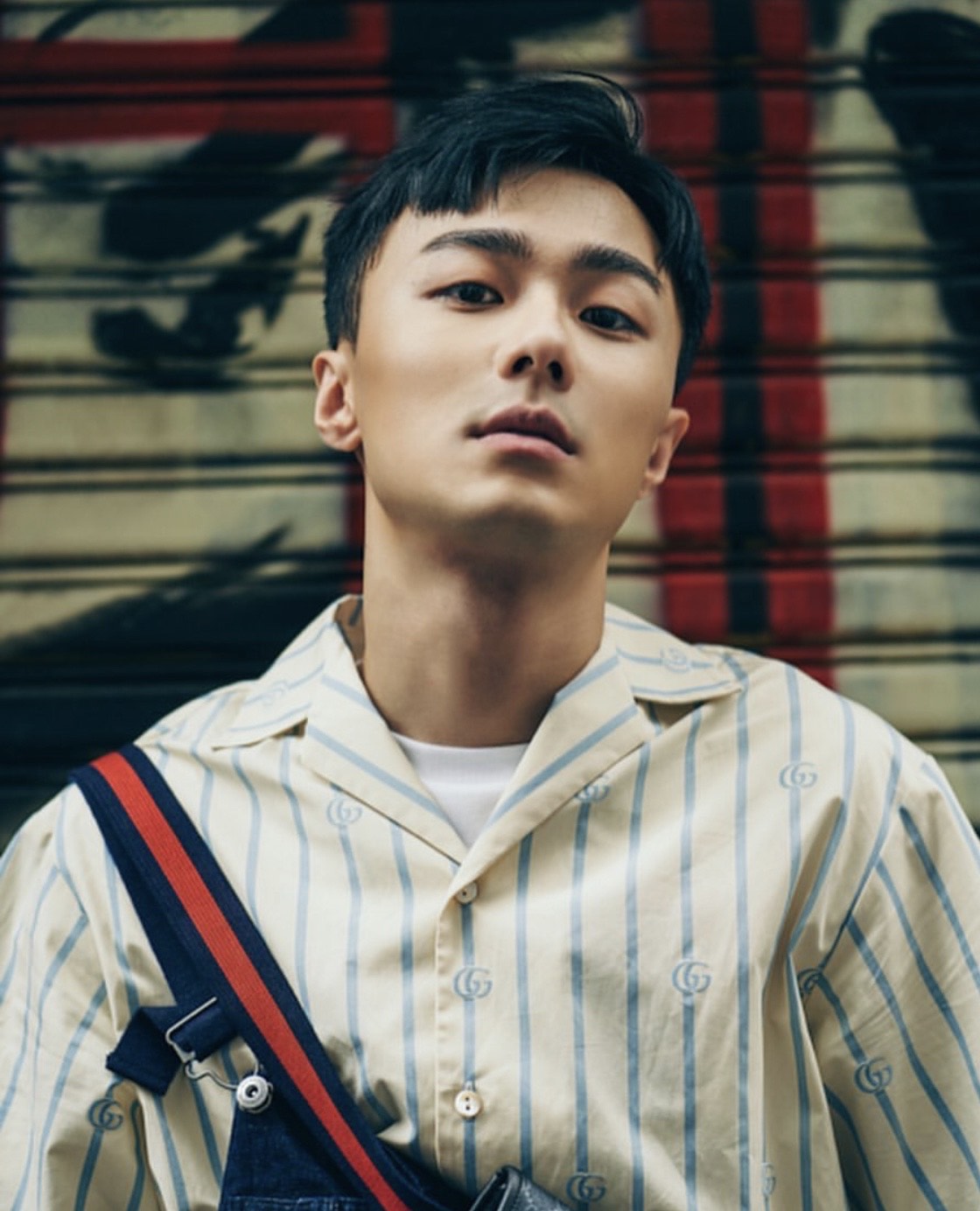 施柏宇最新街拍,185公分高挑的身材,耐看的单眼皮帅哥!