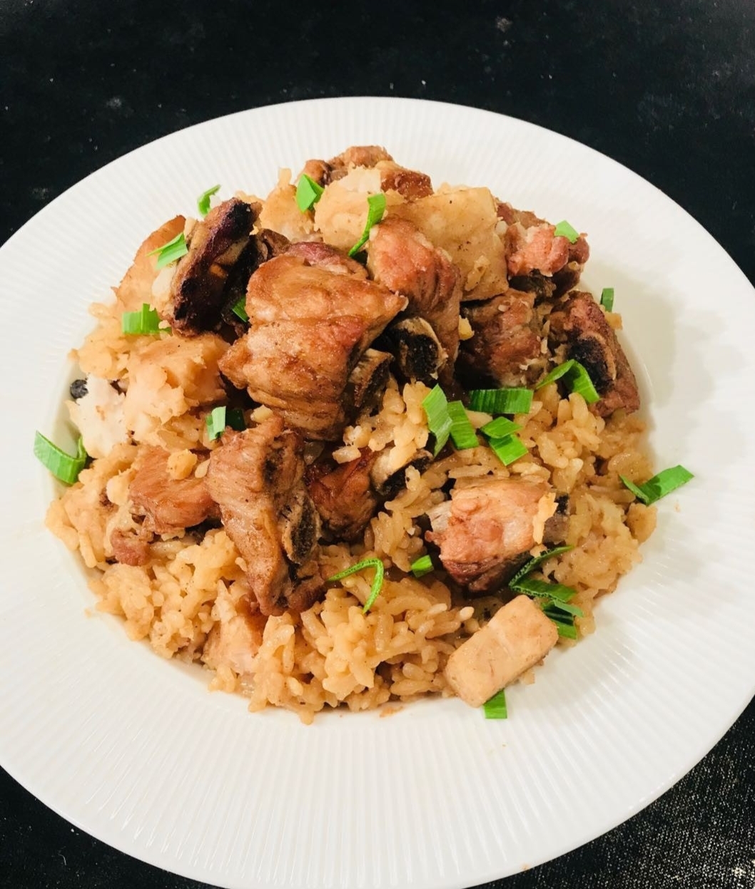 香芋排骨饭:美味与创意的完美结合,让你的味蕾尽情享受!