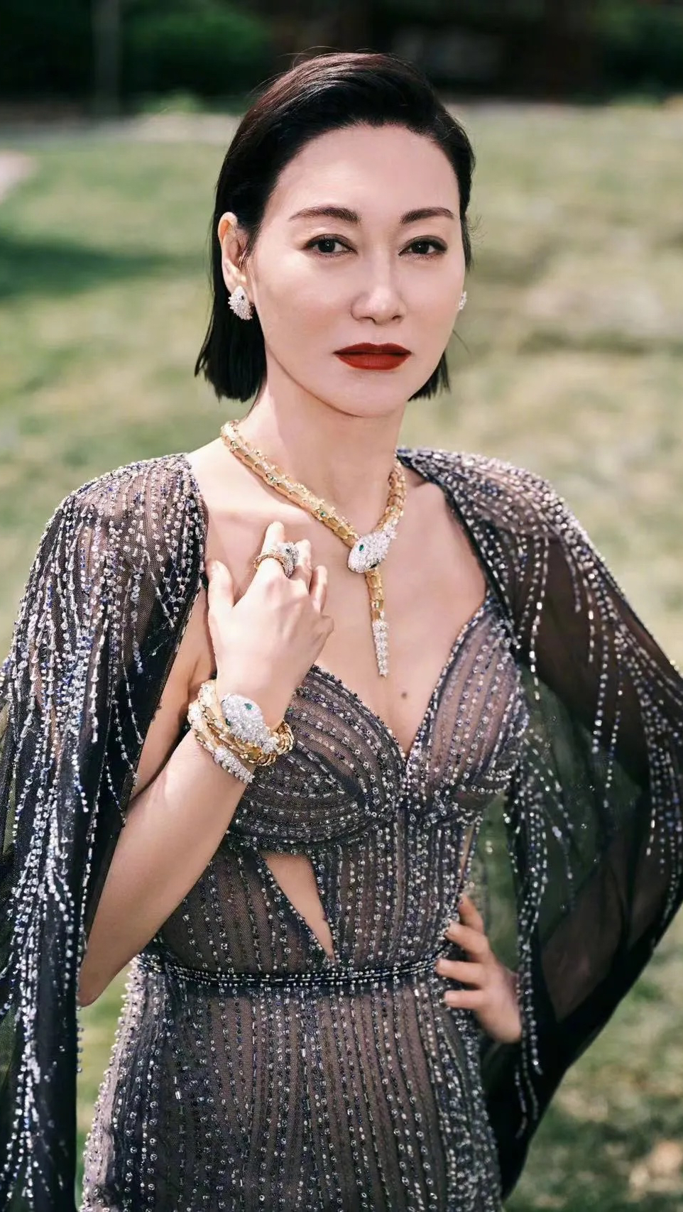 宝格丽盛典#这套蛇形珠宝戴在惠英红身上居然这么好看!