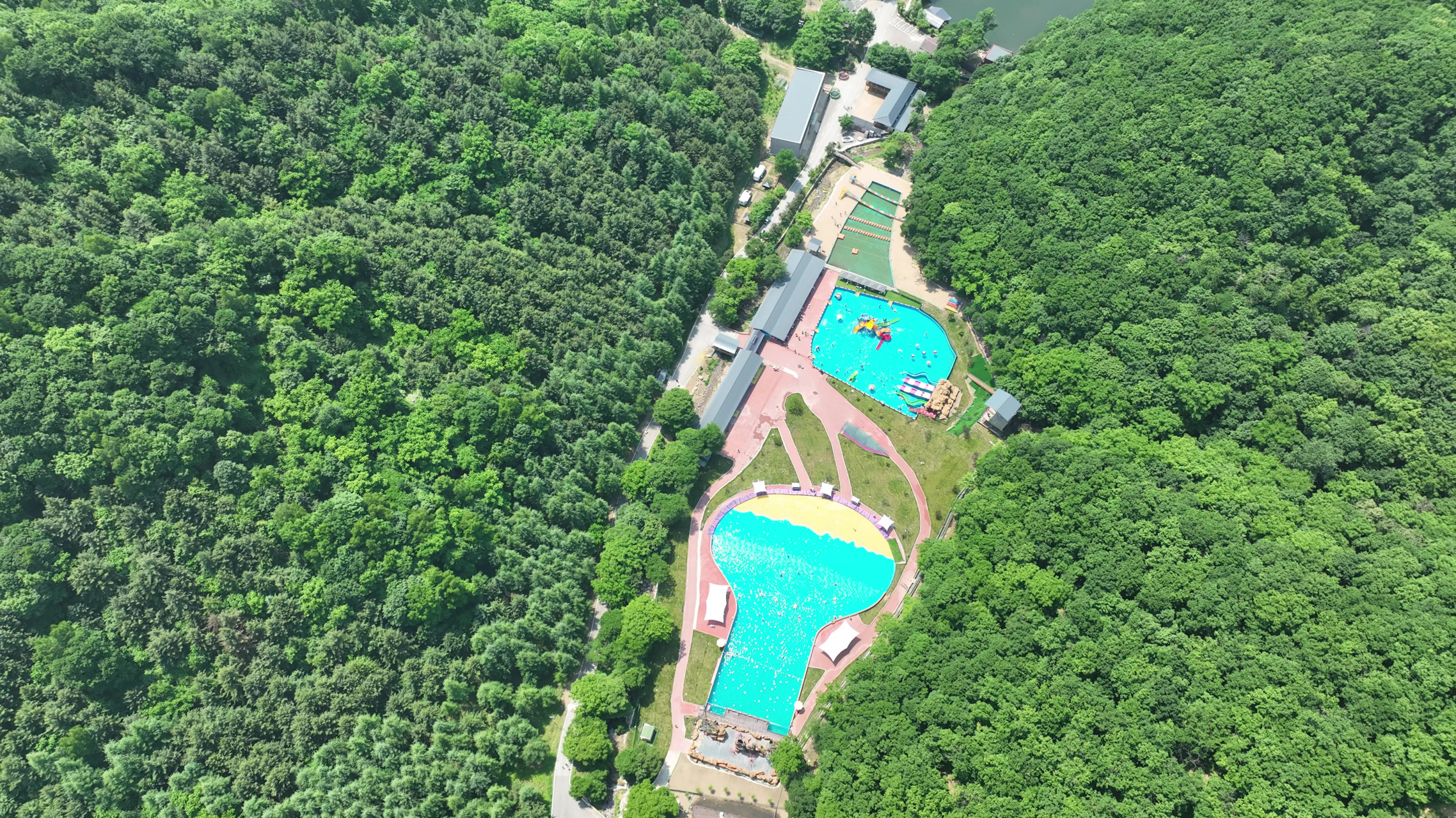 网红打卡地辽宁杠杠滴# 【新宾参仙谷水世界------清凉一夏】 #美好