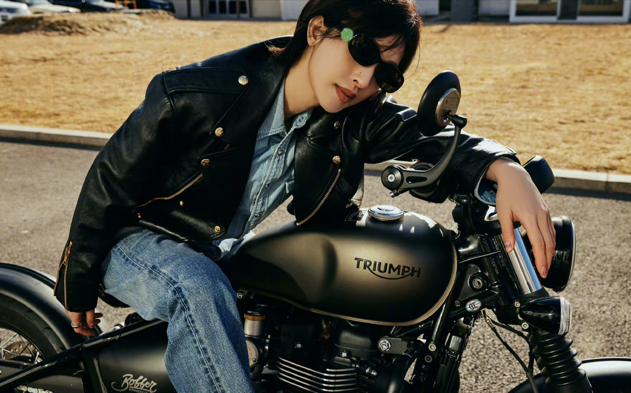 张俪真的是神仙女孩啊,短发机车造型,太惊艳了吧 !