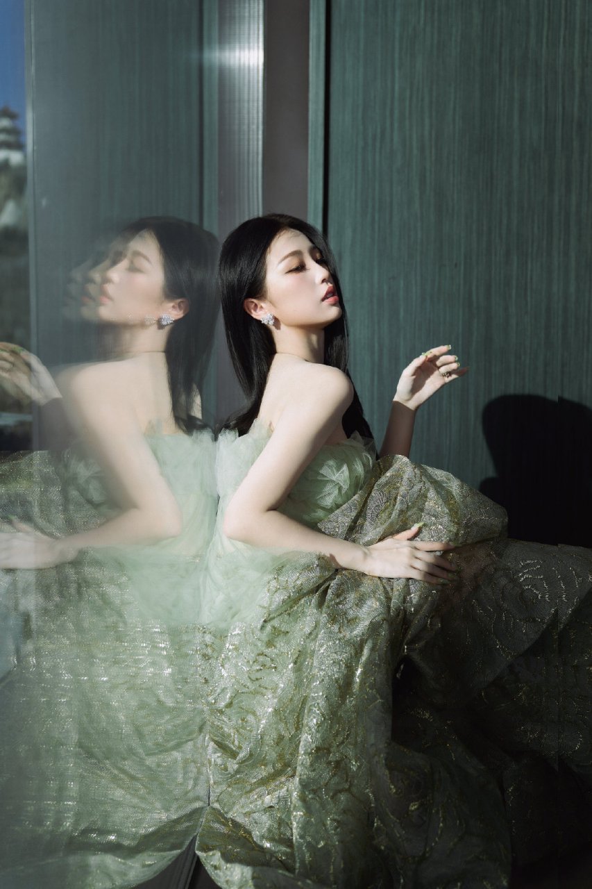 虞书欣高清壁纸头像(九)[庆祝]