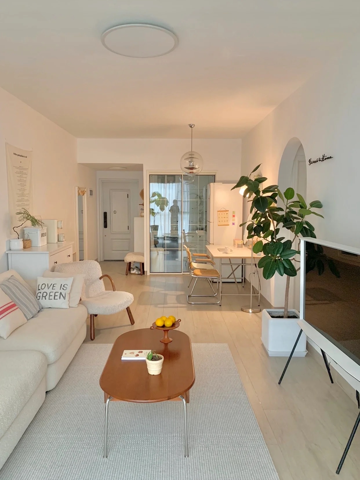 久违的冷空气 房子虽然小 但很温馨～ #我在百度学装修# #家居装修