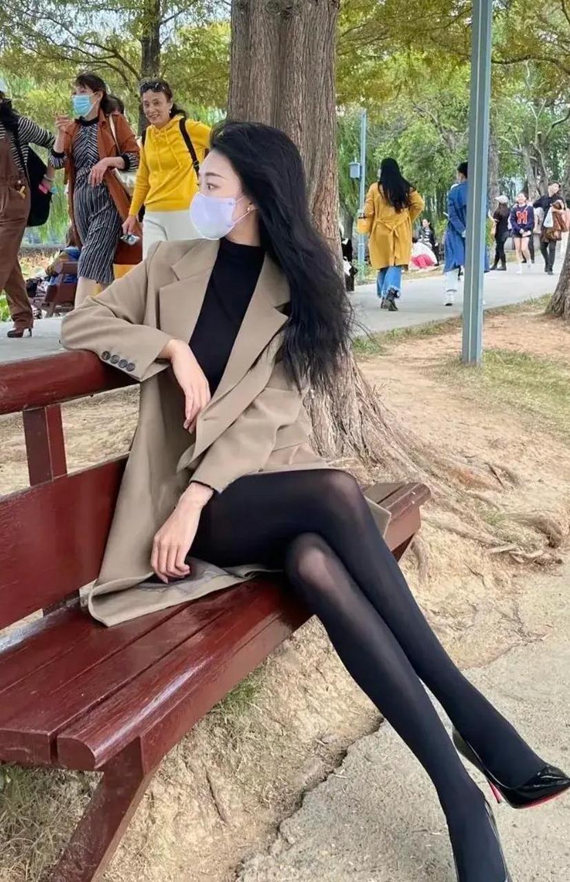 女生腿长就得蹬三轮,就像美背必须拔火罐一样[捂脸]