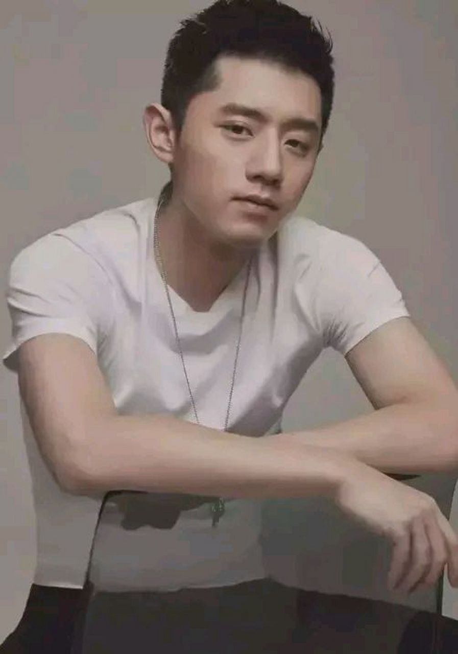 有一次,张继科带惠若琪回家吃饭,张妈妈开门看到惠若琪瞬间就笑容满面