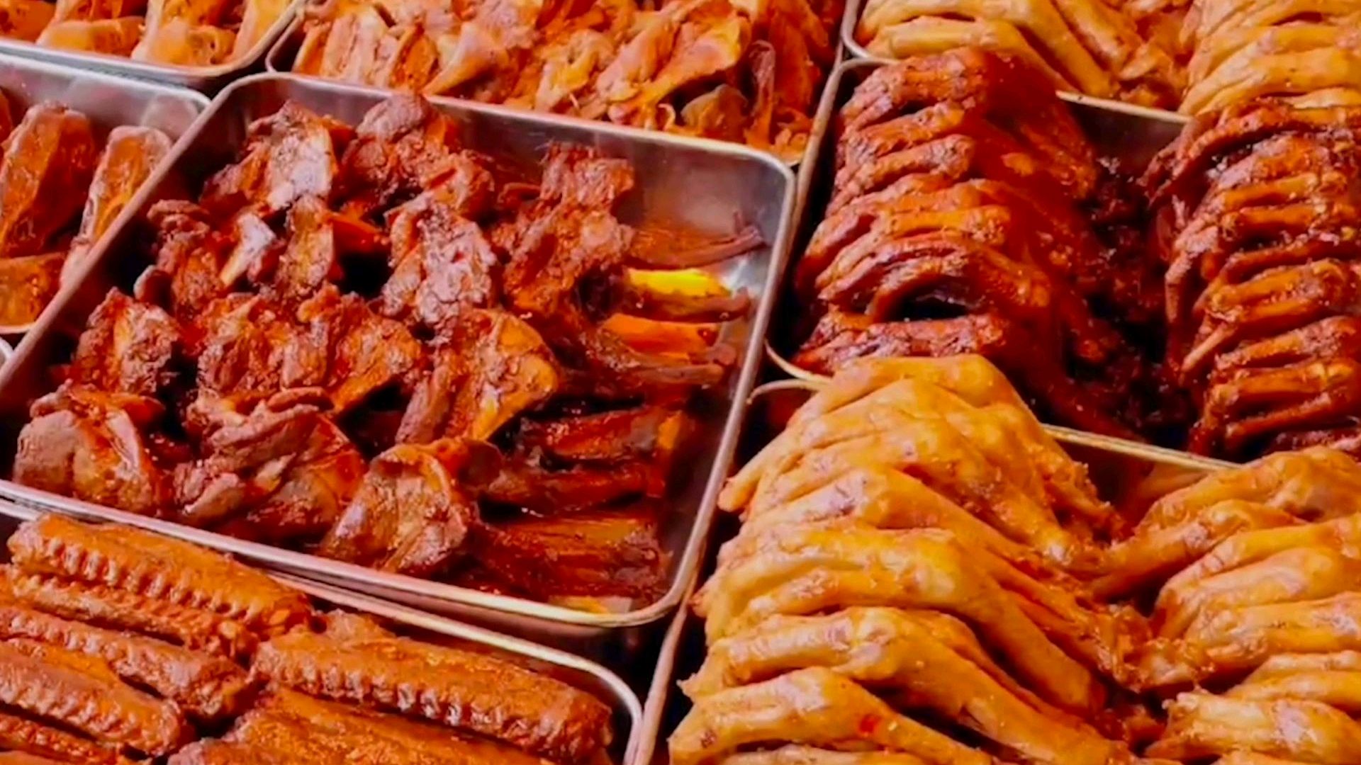 周黑鸭VS绝味鸭脖,哪个更好吃?