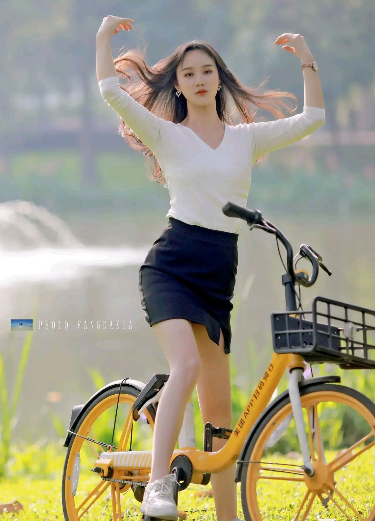 大长腿单车骑行美少女,貌美如花