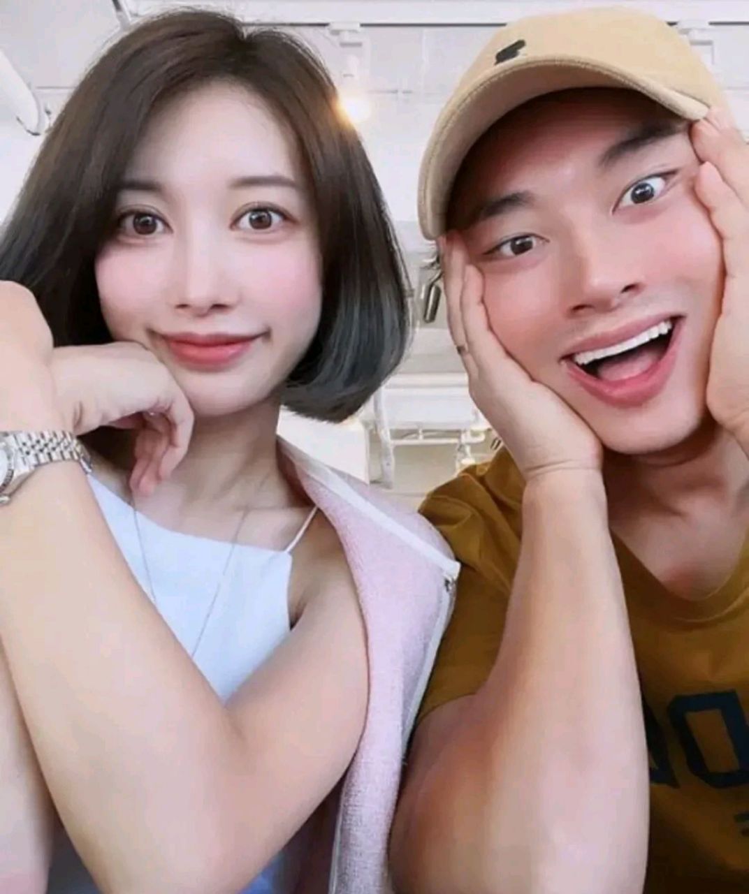 演员李智勋的妻子三浦绫乃在自己的instagram上上传了照片.