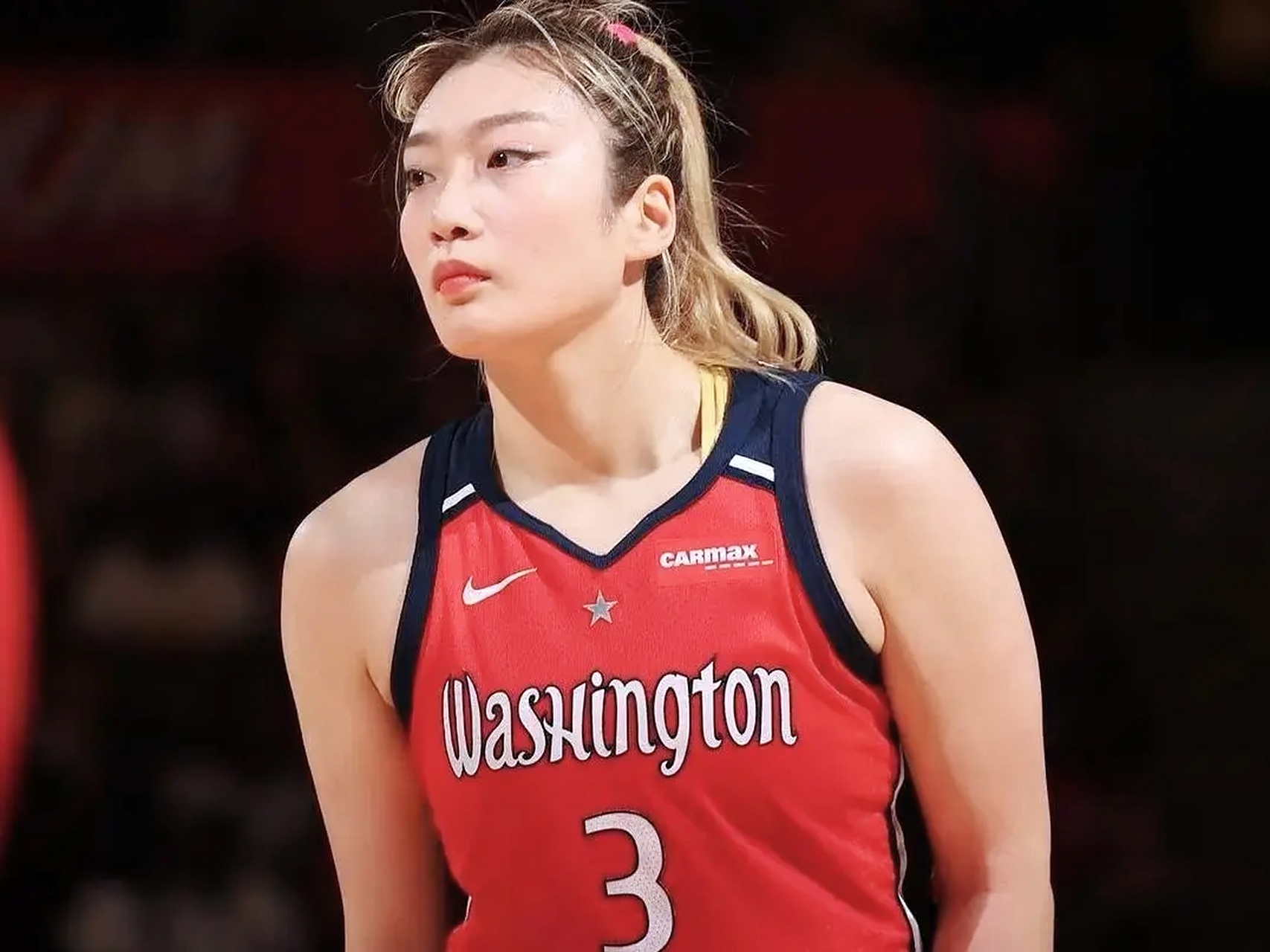 本场比赛李梦出战18分钟,砍下8分2篮板1助攻的数据,表现中规中矩!