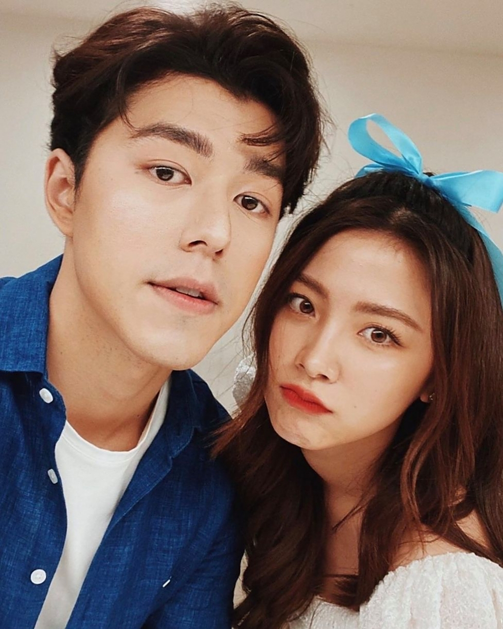 小水小九正式官宣恋爱# 泰国明星平采娜与"小九"nine参加活动时,承认