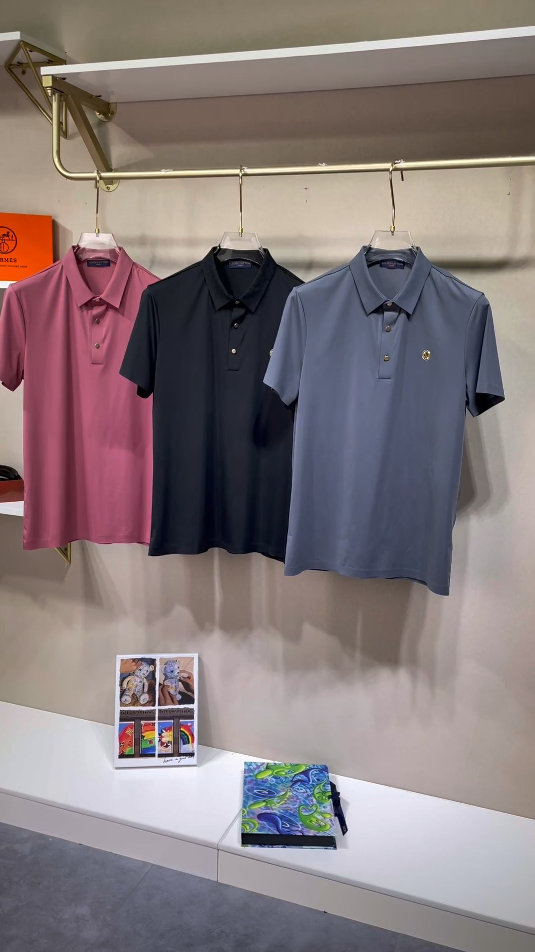 lv路易威登polo衫短袖简约百搭潮流时尚,成熟男士的最爱.