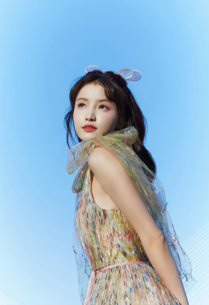 林小宅# 一袭彩虹纱裙,清纯甜美的容颜,窈窕曼妙的身材,妩媚柔情,纯