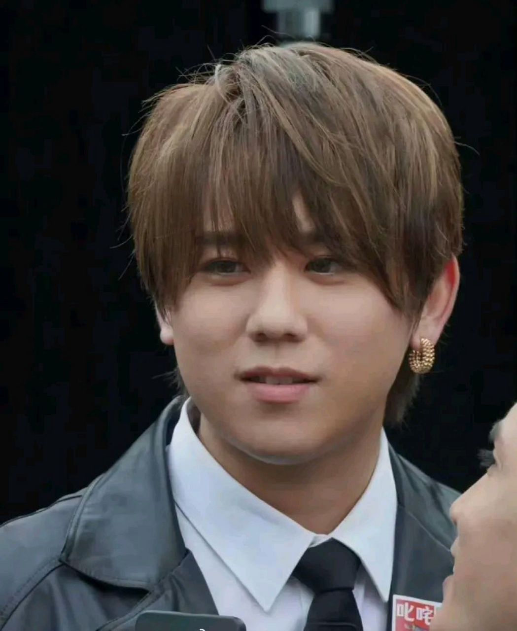 以前的香港顶流是姜涛,可是现在香港最红最顶流的是