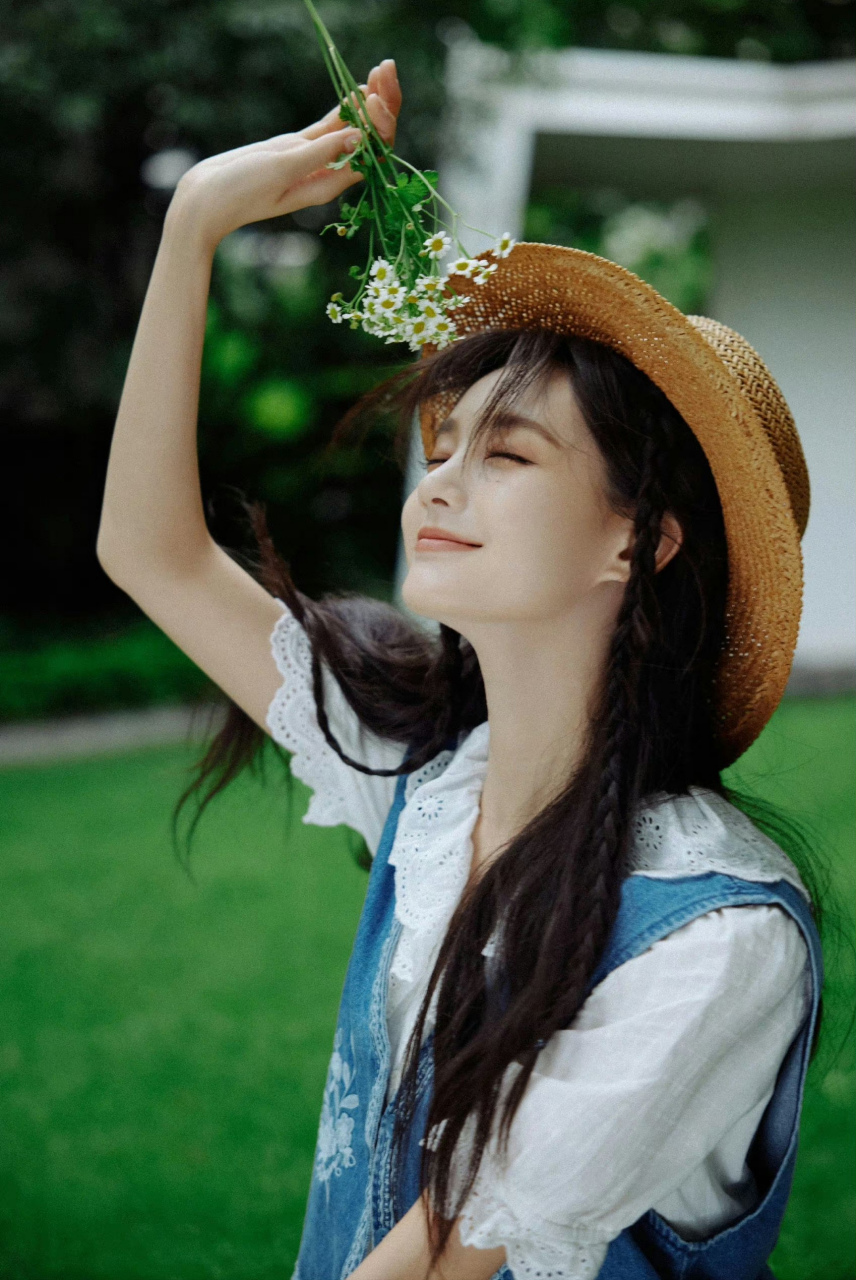 李一桐笑起来眼睛弯弯的,很可爱  #心随星动