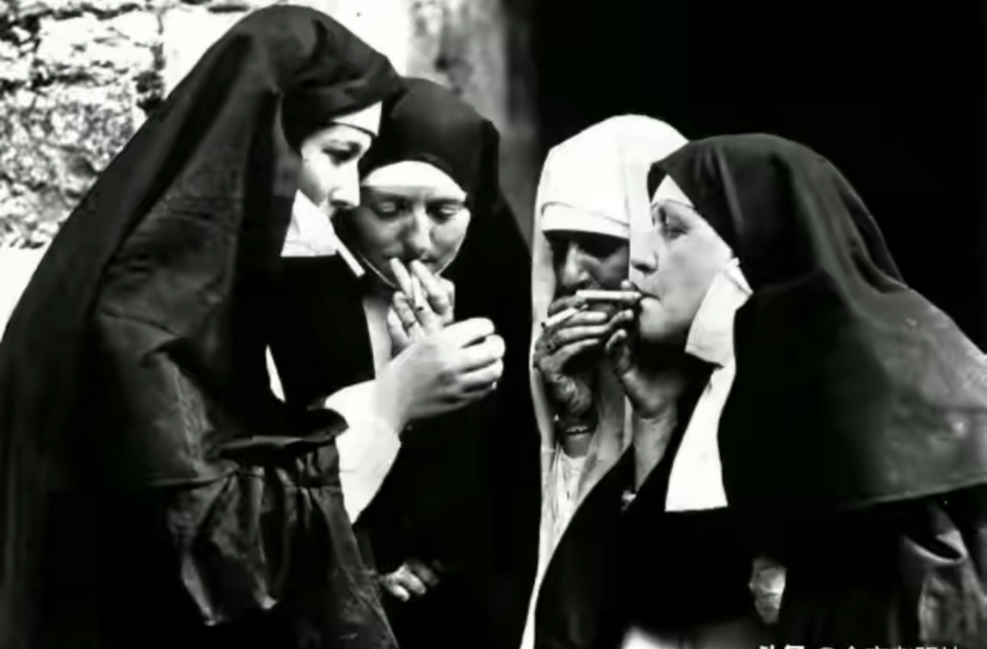 1931年,英国, 修女也敢聚在一起疯狂吸烟?