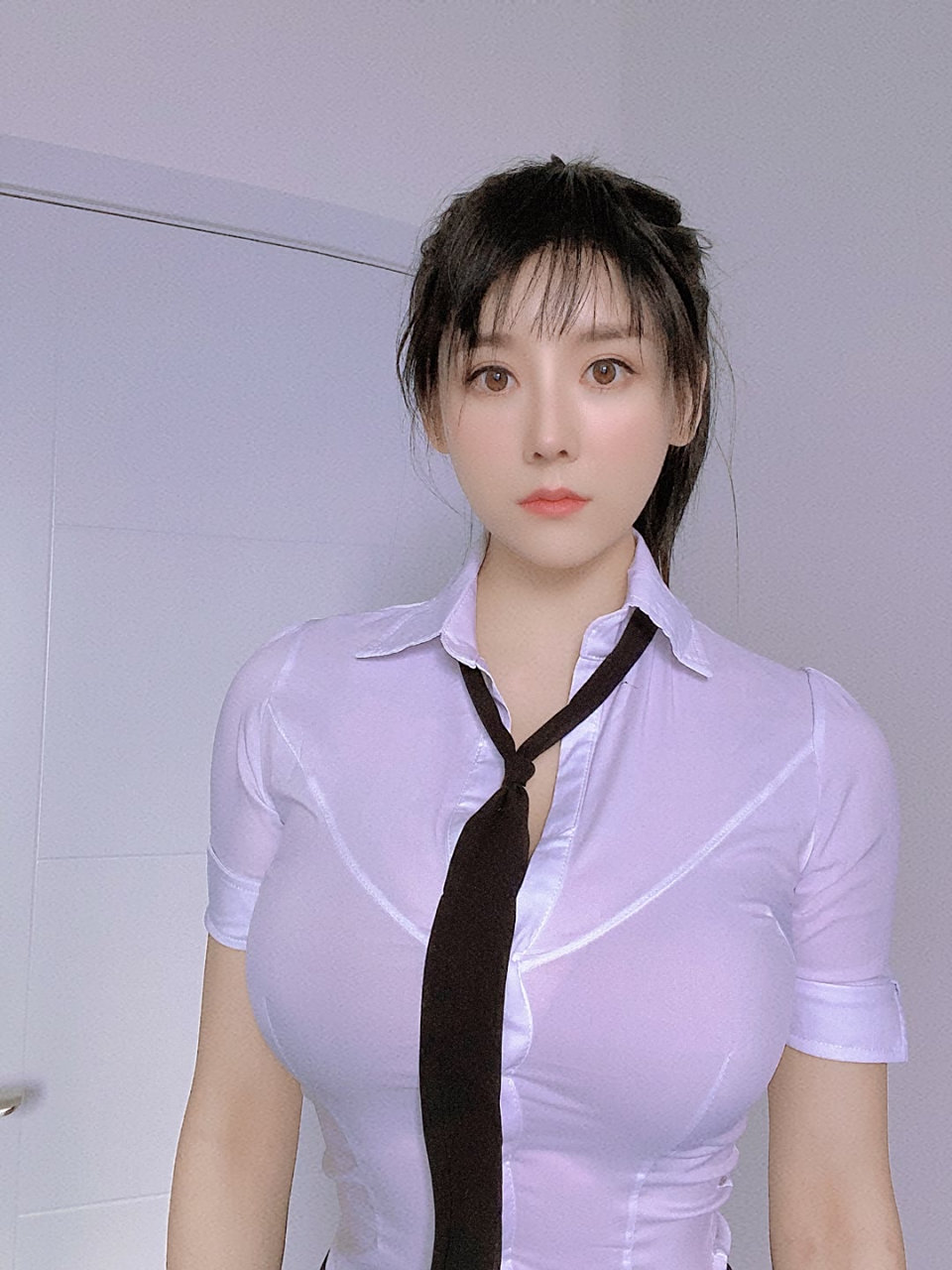 抖音第一乳神刘太阳,身高178公分,体重130斤的她,拥有103/66/100的傲