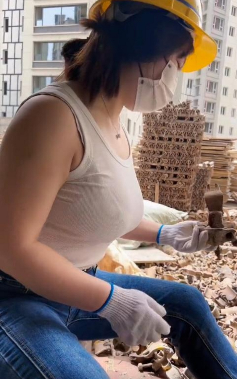 工地上的美女,干活勤快,人美心善