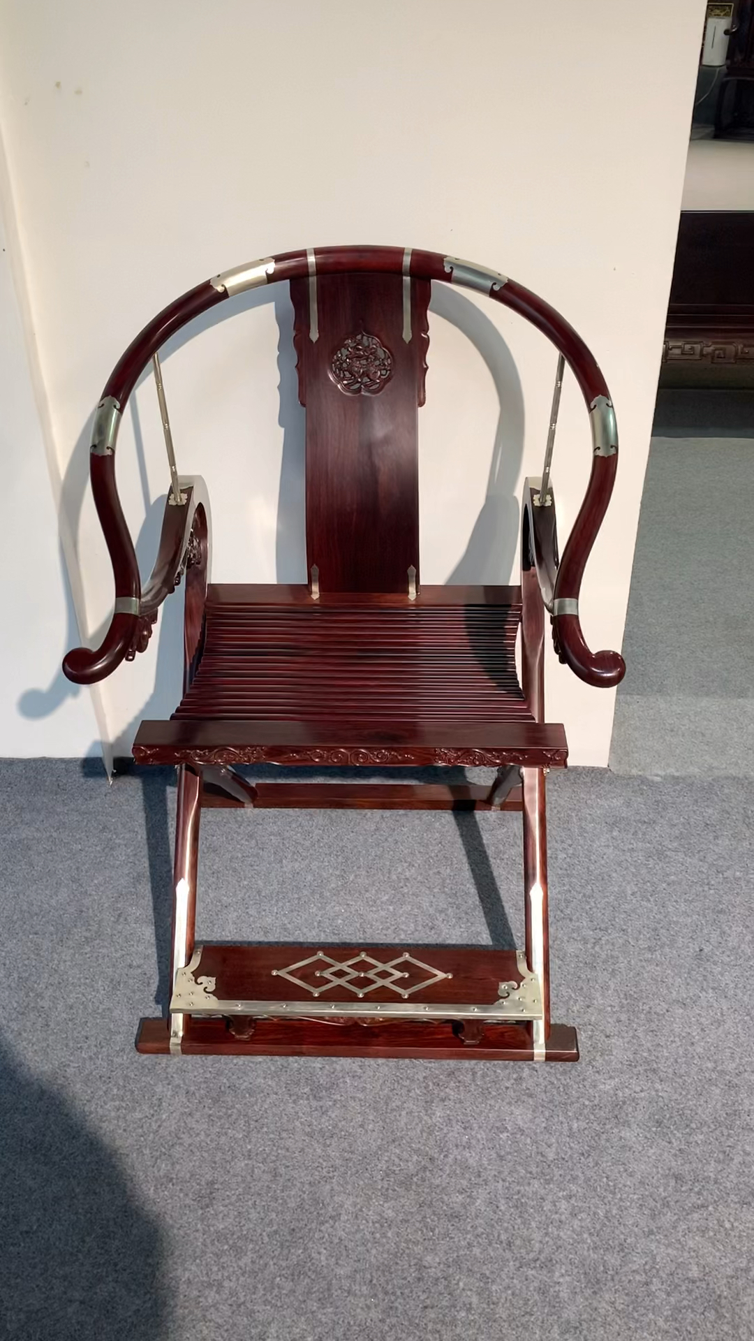 小叶紫檀独板靠背交椅大料制作