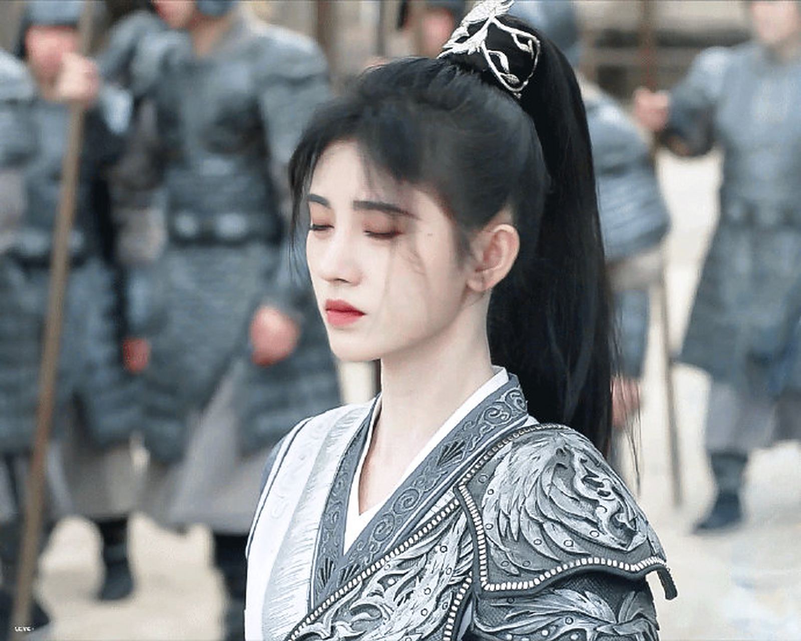 鞠婧祎新剧女扮男装被发现# 这还用发现?