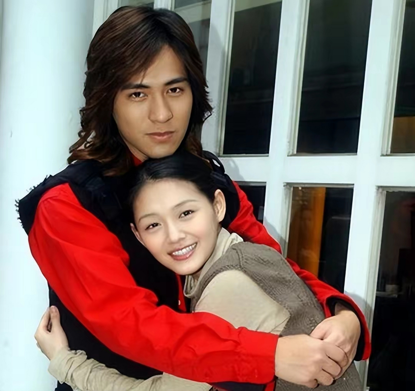 蓝正龙一家四口很温馨,周渝民夫妻合照超甜蜜,没娶大s都很幸福#娱乐最