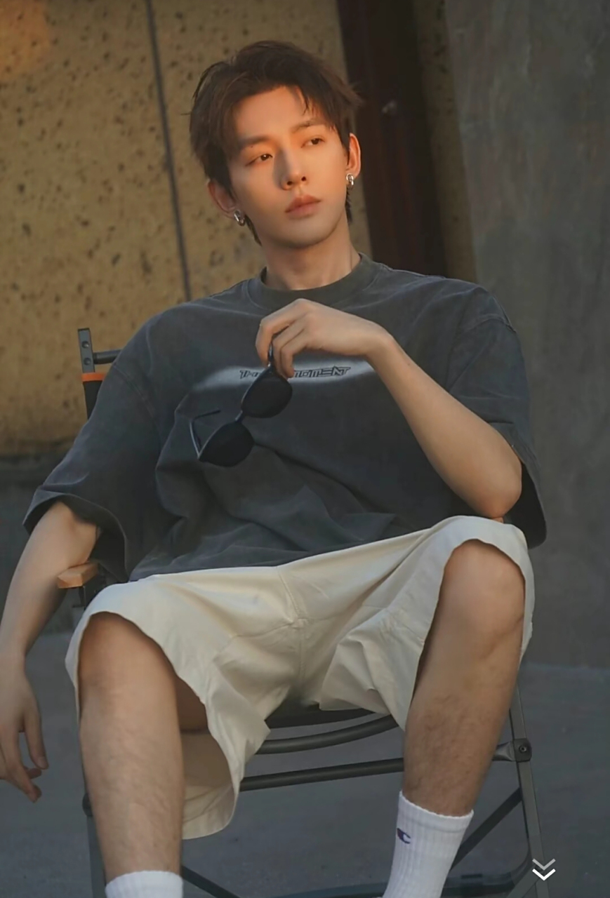 更新邓为壁纸推荐 鼻尖痣也太绝了吧