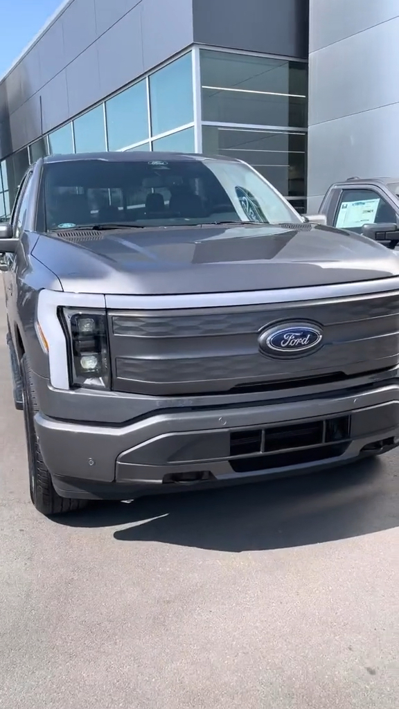 福特f150 lightning纯电动皮卡百公里加速4.3秒