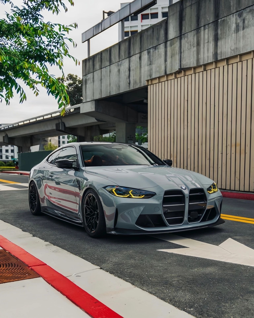 以追求极致轻量化的宝马mpower车型,m4 csl.小高侃车