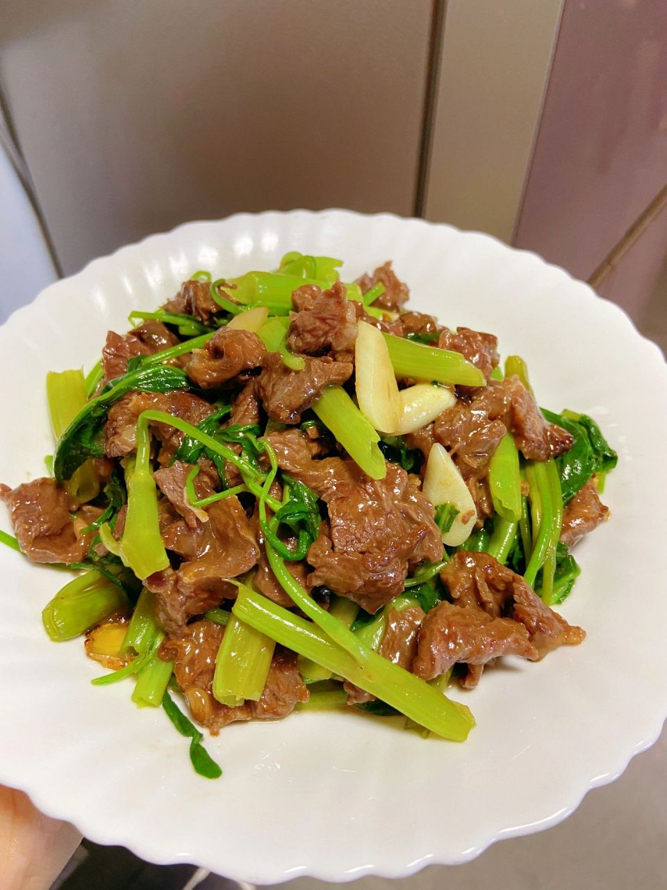 夏季尝鲜～通心菜炒牛肉  超好吃!