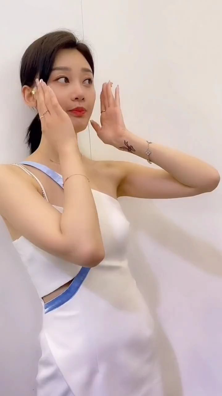 千娇百媚楚楚动人的姐姐