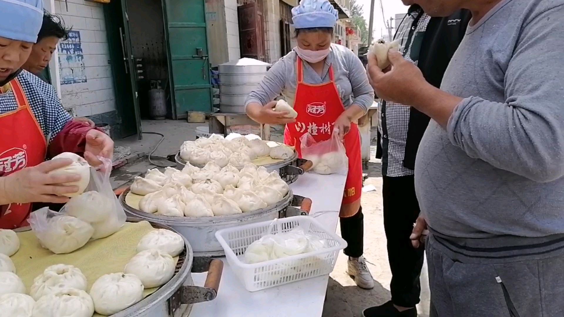 邯郸大名县地方特色小吃,小笼包了解一下,香脆可口,余味留香