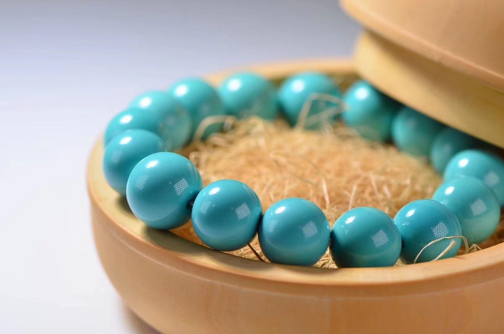 五大热门手串真假鉴别技巧,让你成为文玩界的火眼金睛!