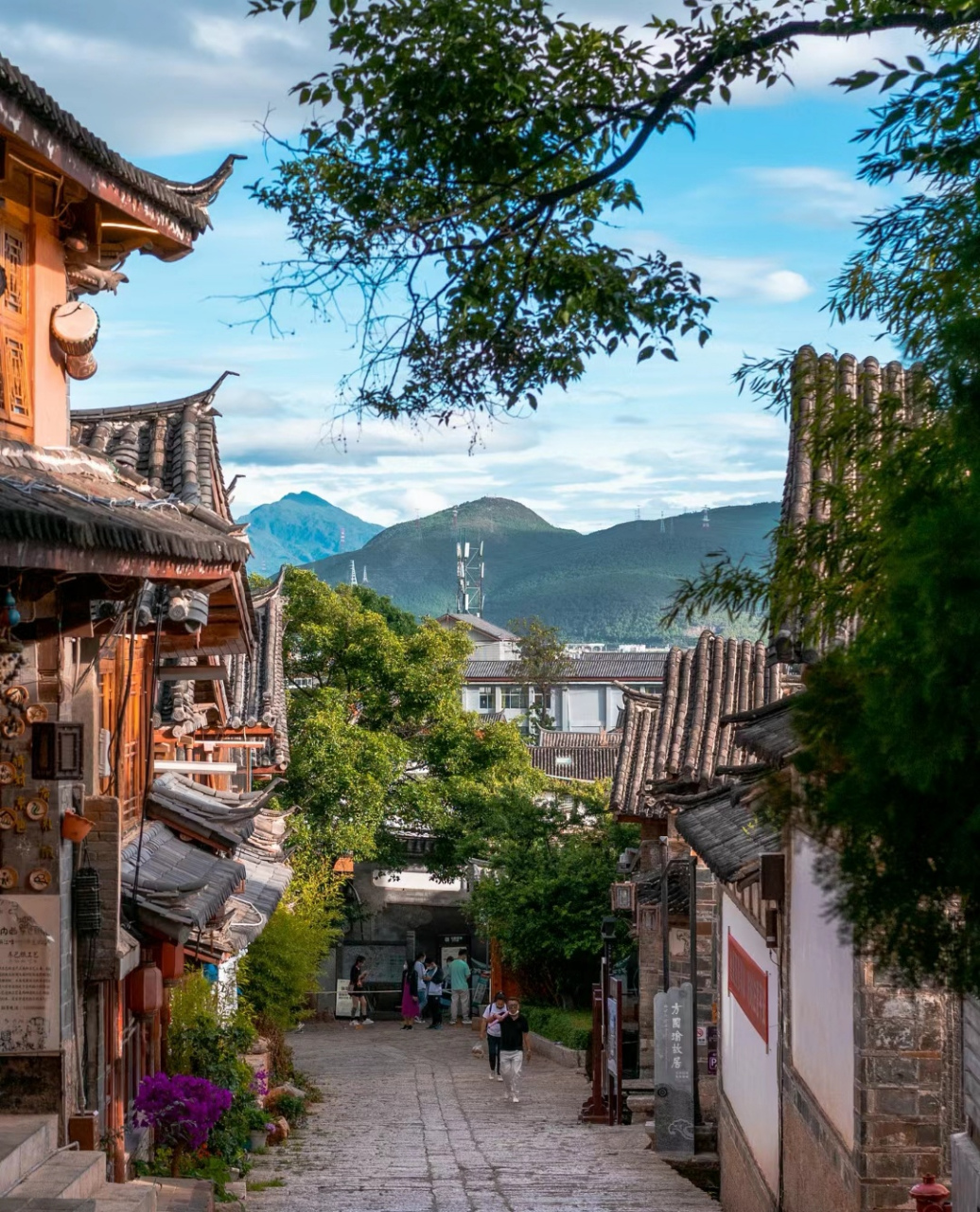 束河古镇没有大研古镇繁华,没有白沙古镇冷清,是一个相对安静又富有