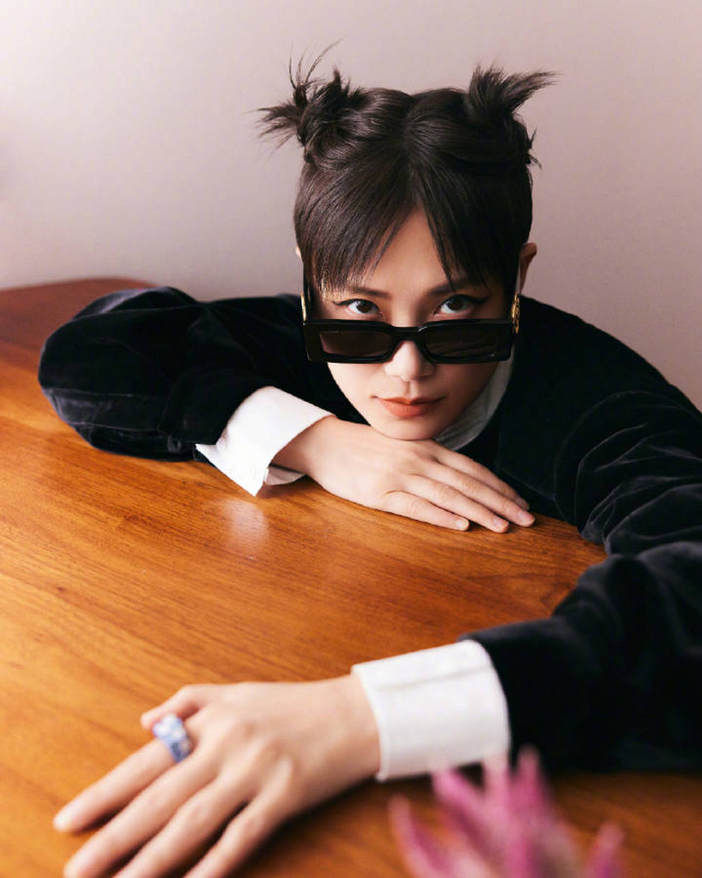 李宇春新中式礼服配哪吒发型,奶酷奶酷的[挤眼]#李宇春