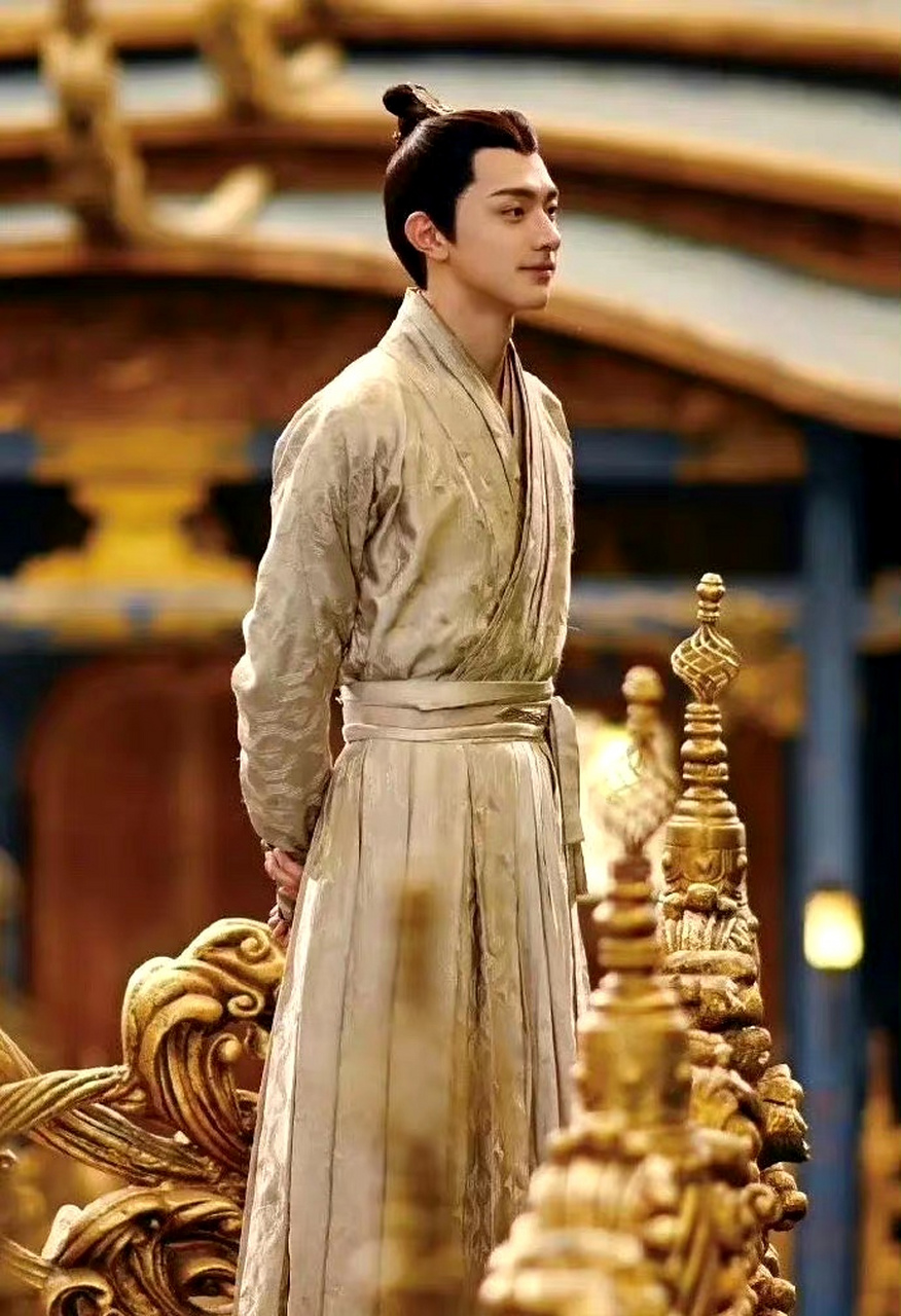 林一的古装,好看吗?感觉还是现代装更帅