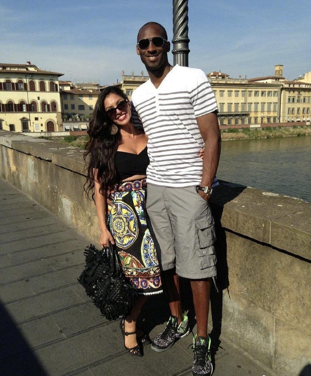 科比瓦妮莎结婚22周年,瓦妮莎纪念科比[打call],永远怀念老大[心]