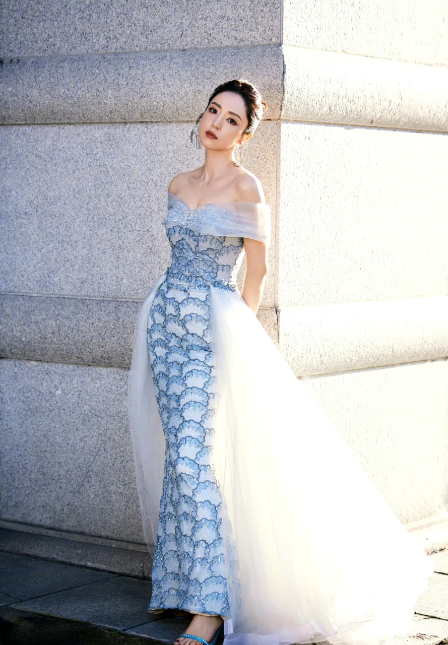 董璇美人鱼连衣裙好美啊