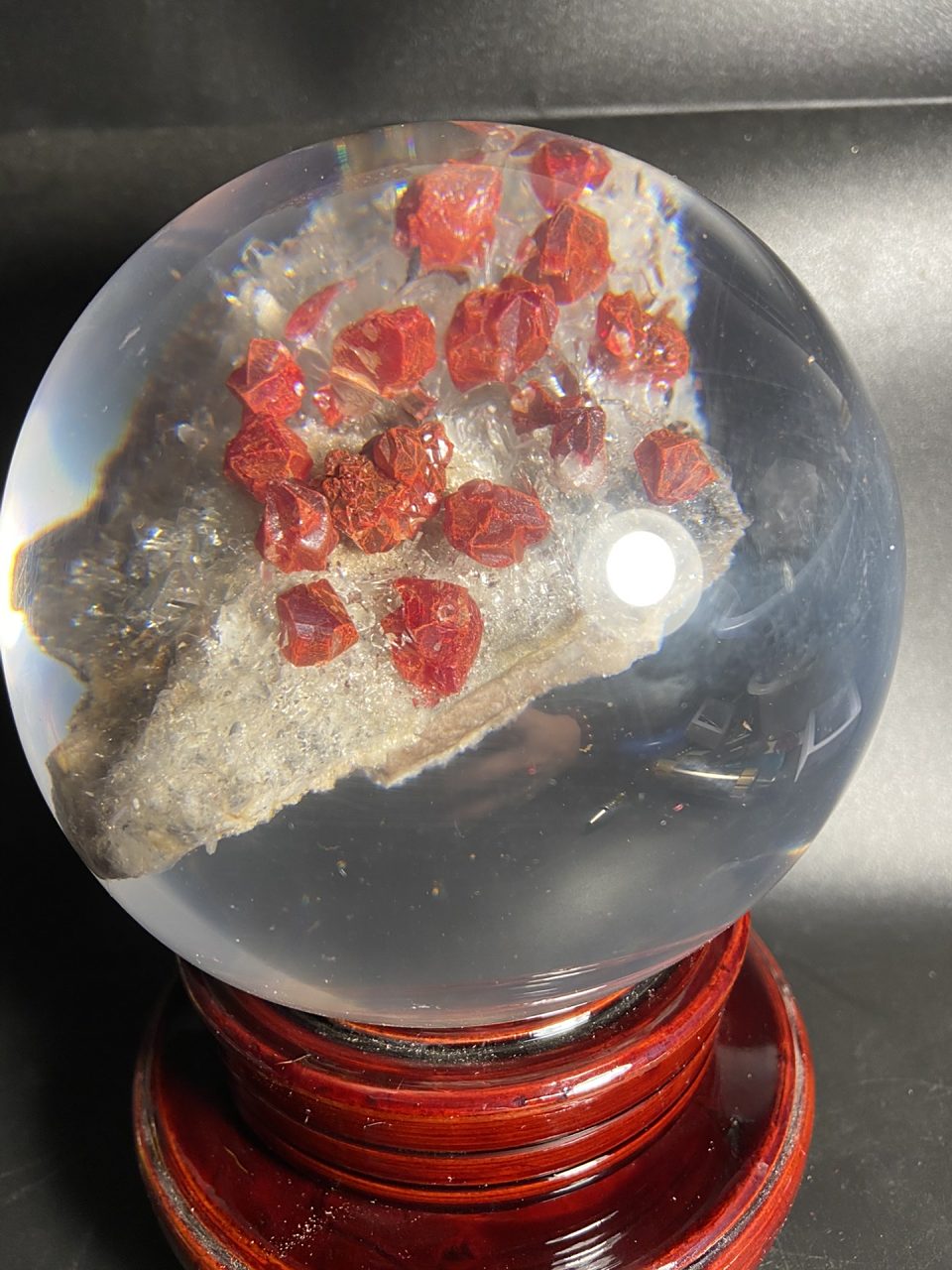 朱砂晶体水晶球 天然朱砂原矿晶体人造水晶球 超大朱砂晶体原石,采用