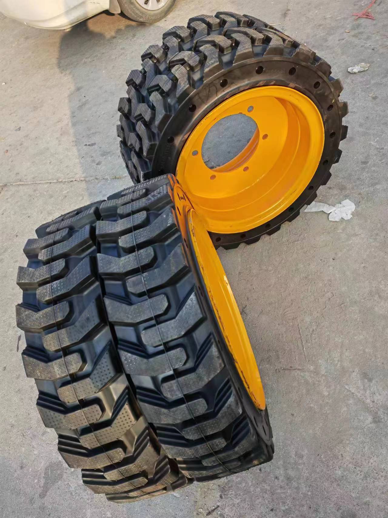 选择世华铲车实心轮胎厂家有哪些优势?