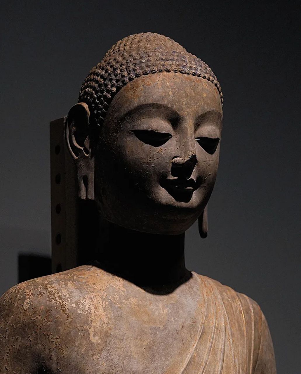 《造像之美——从犍陀罗到龙兴寺的佛造像艺术》  我们避开全景式