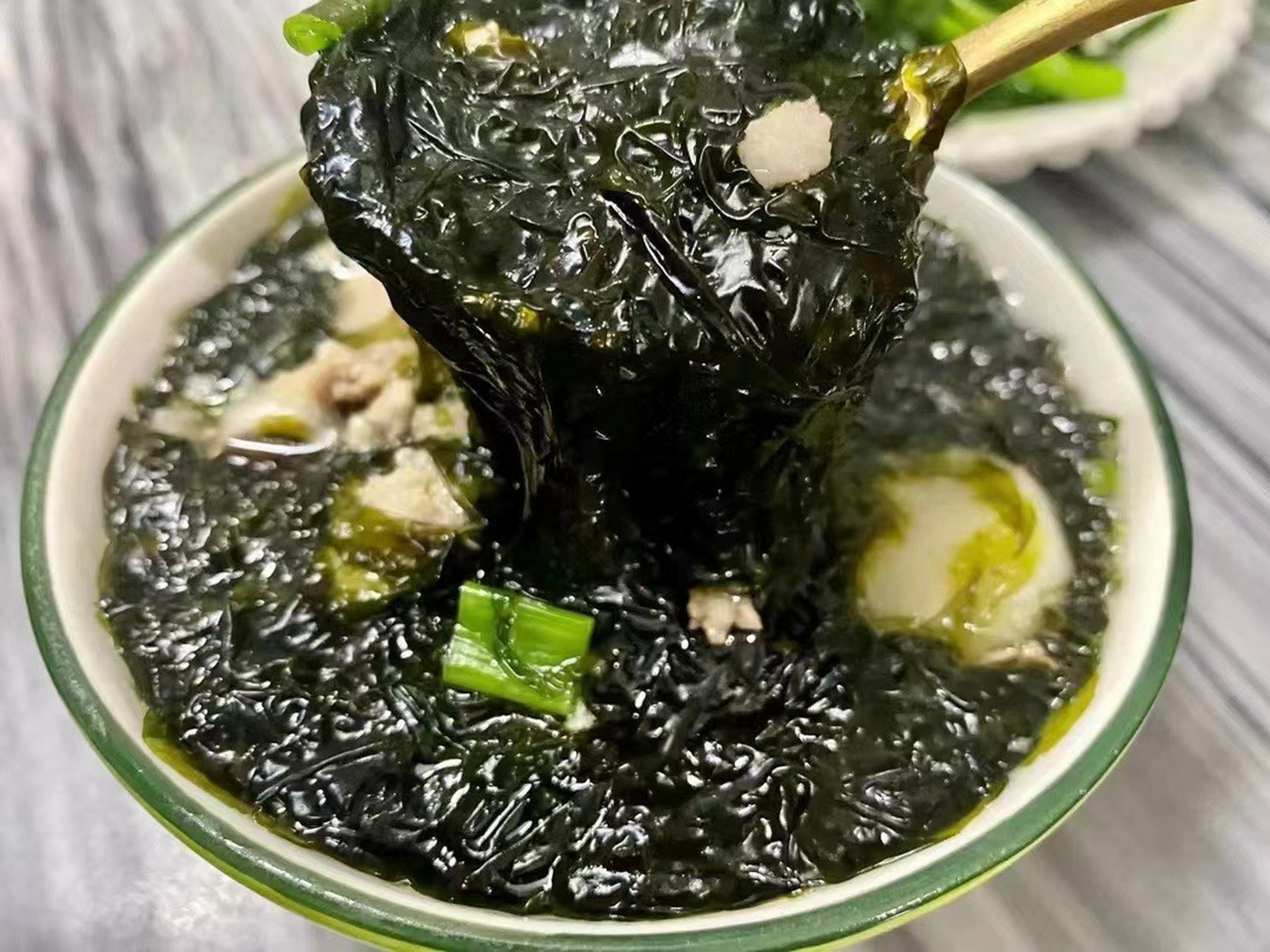 头水紫菜 紫菜汤5大功效 92 ①紫菜瘦肉汤:延年益寿②紫菜海带汤:去