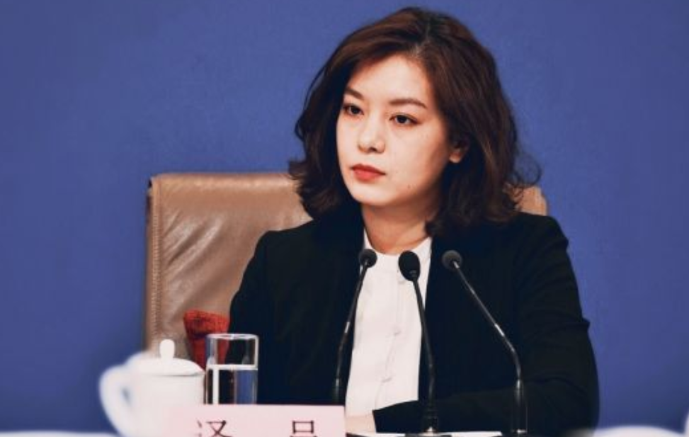 美女翻译官张京:放弃清华北大,中美对话现场16分钟翻译火爆全网