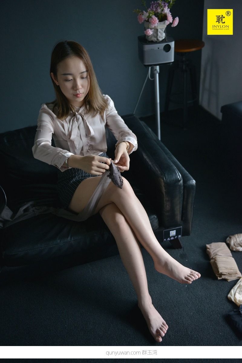 [IESS异思趣向]《普惠集》PH-S007 暗调 馨月 [61P/94MB]