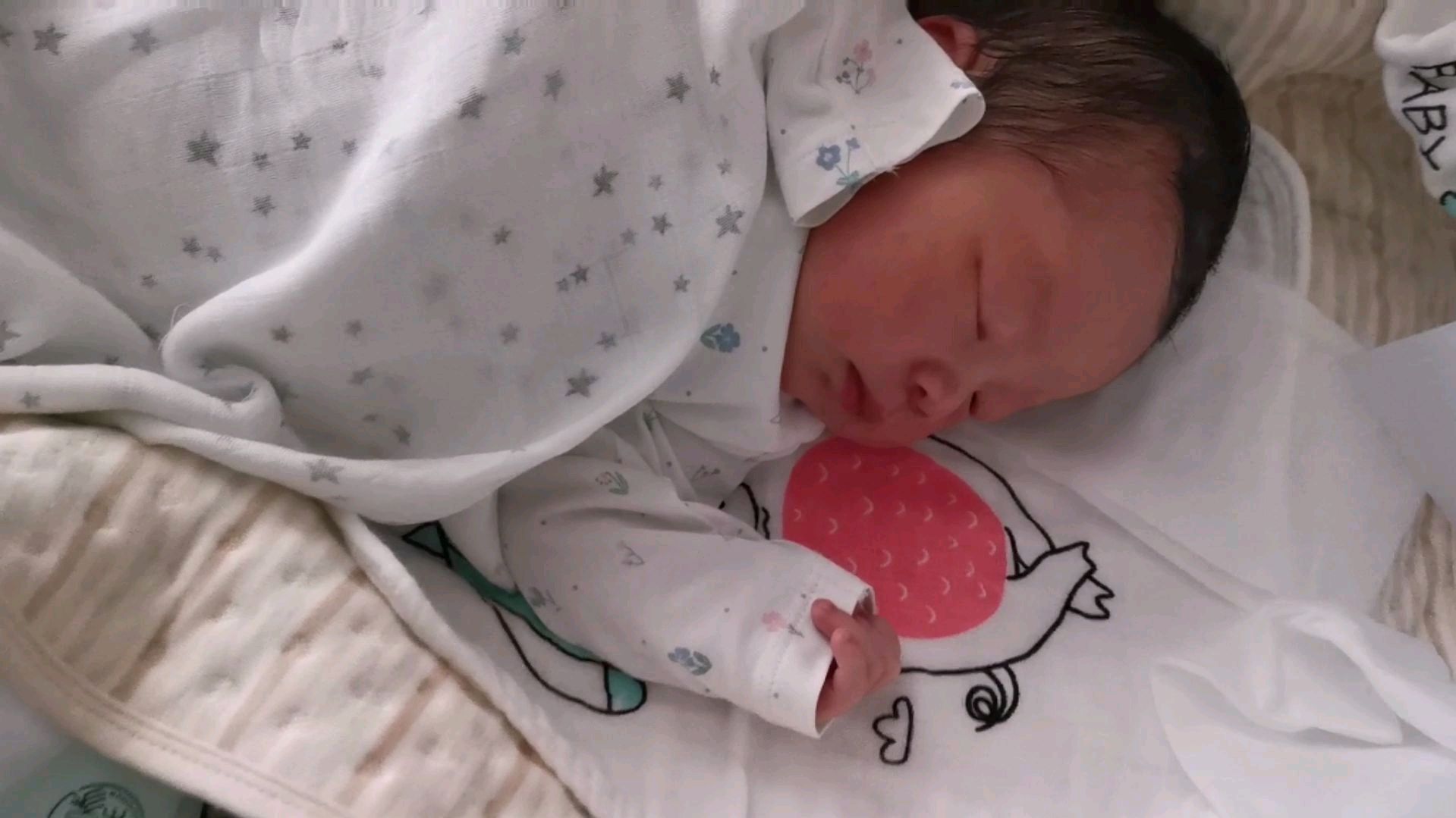 扑哧,扑哧,小金鱼在吐泡泡